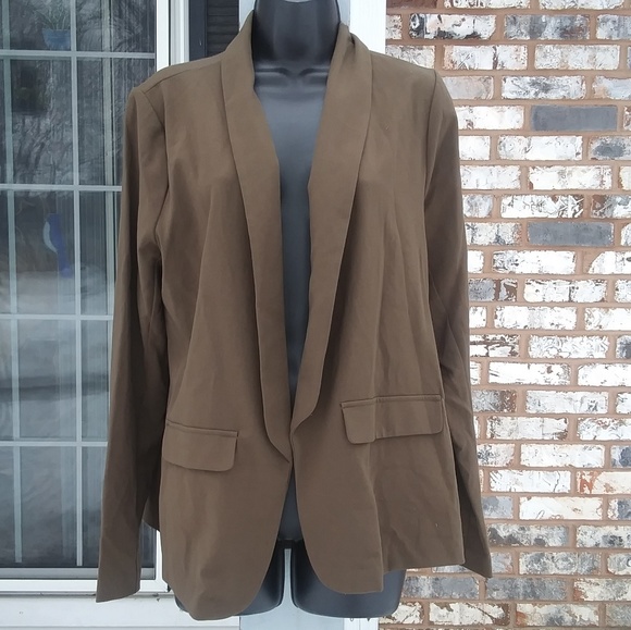 Forever 21 Jackets & Blazers - Forever 21 Plus Army Green Blazer - 0X